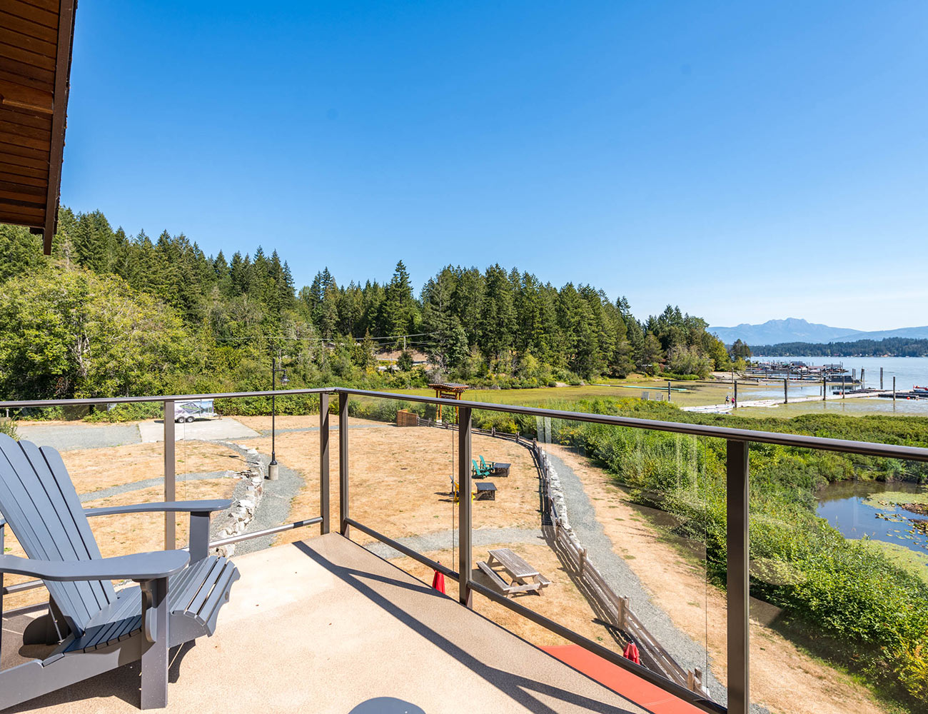 Rooms_DeluxeLakeviewBalcony3